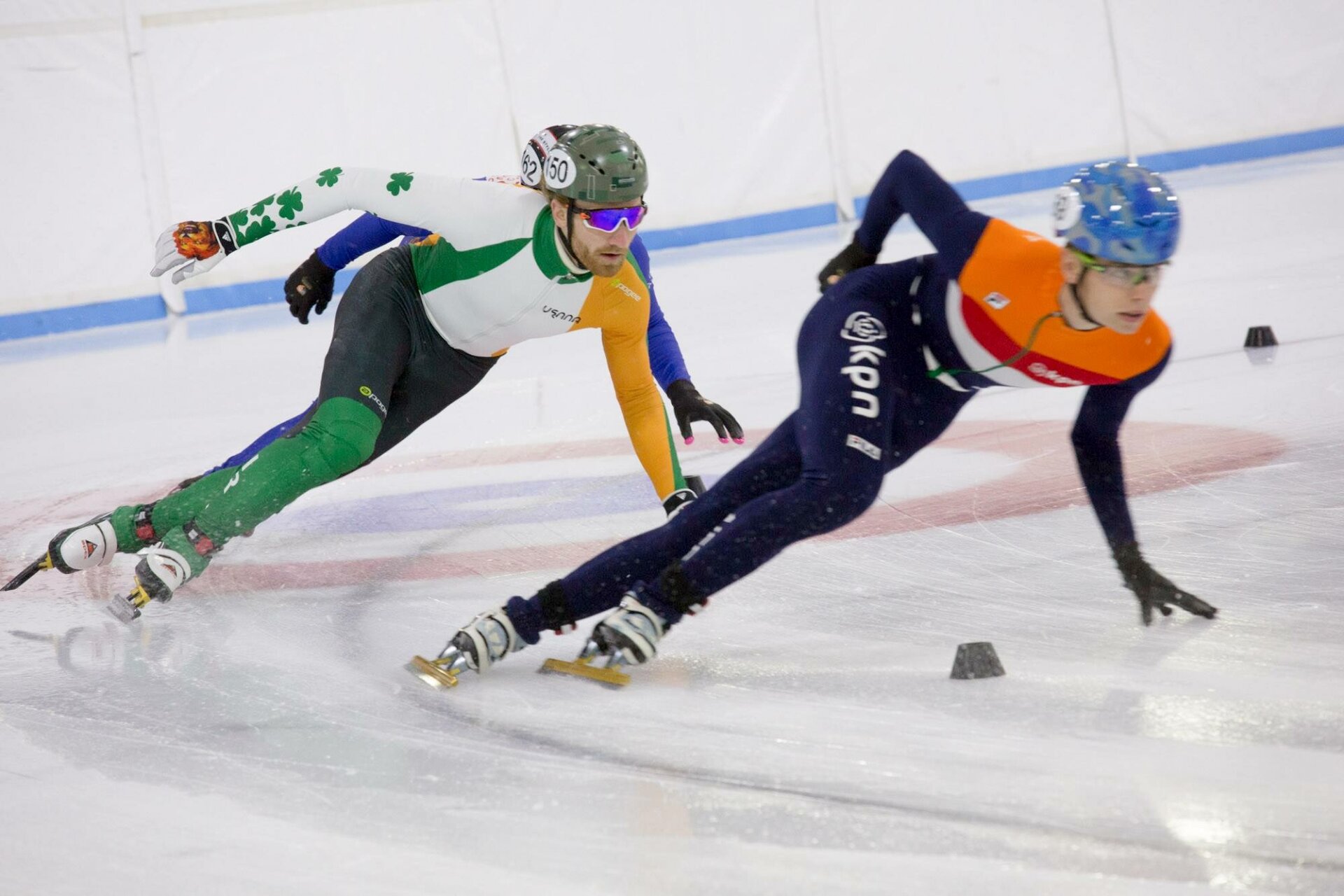 Pennington шорт трек. Изумрудные коньки. Эмина Малагич шорт-трек. Speed Skating.